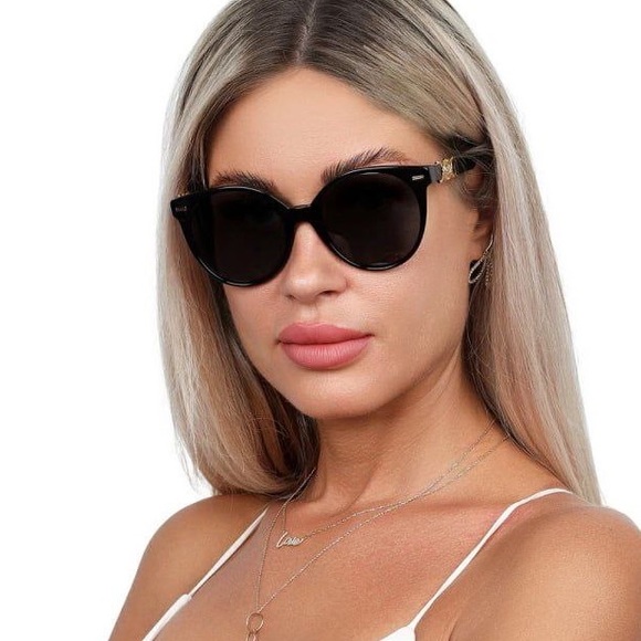 NEW VERSACE BLACK SUNGLASSES - Picture 3 of 5